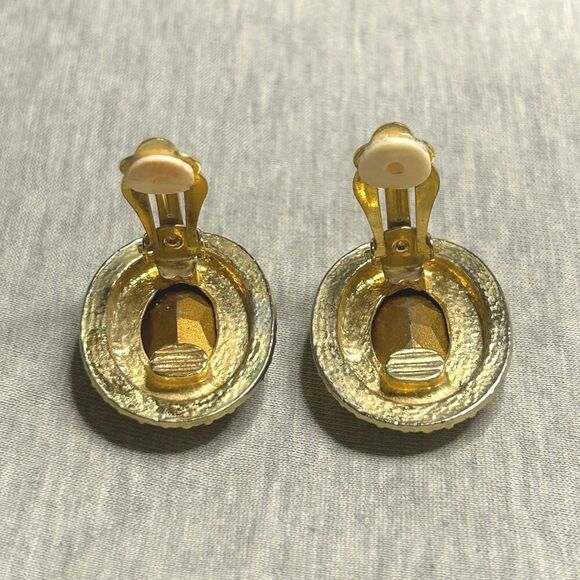 Vintage Green Glass & Rhinestone Goldtone Clip On Statement Earrings - Picture 2 of 5